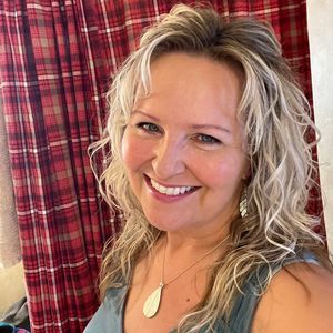 Meet your Posher, Juli